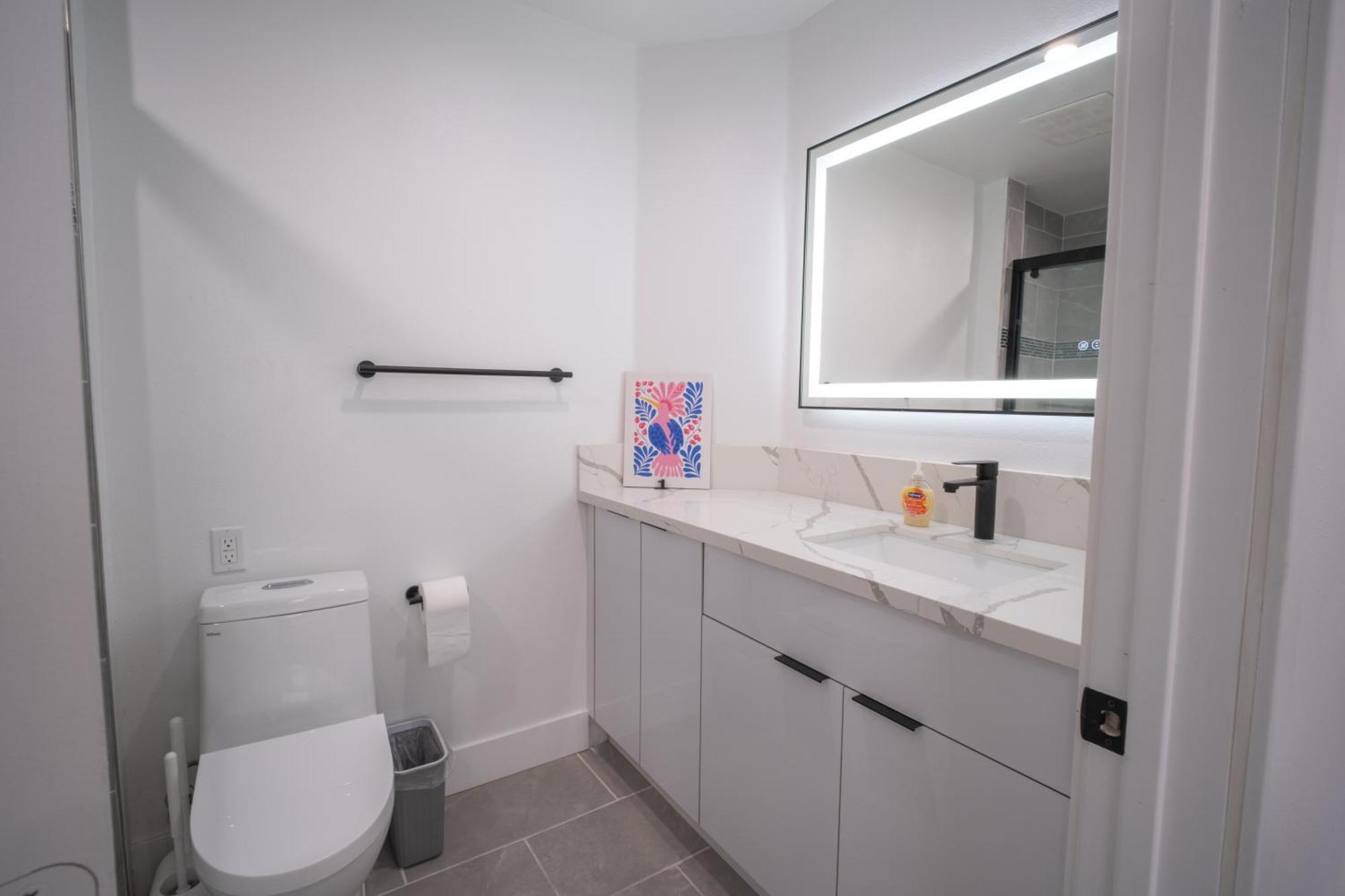 Stylish Private By Downtown La With Private Parking Guest house