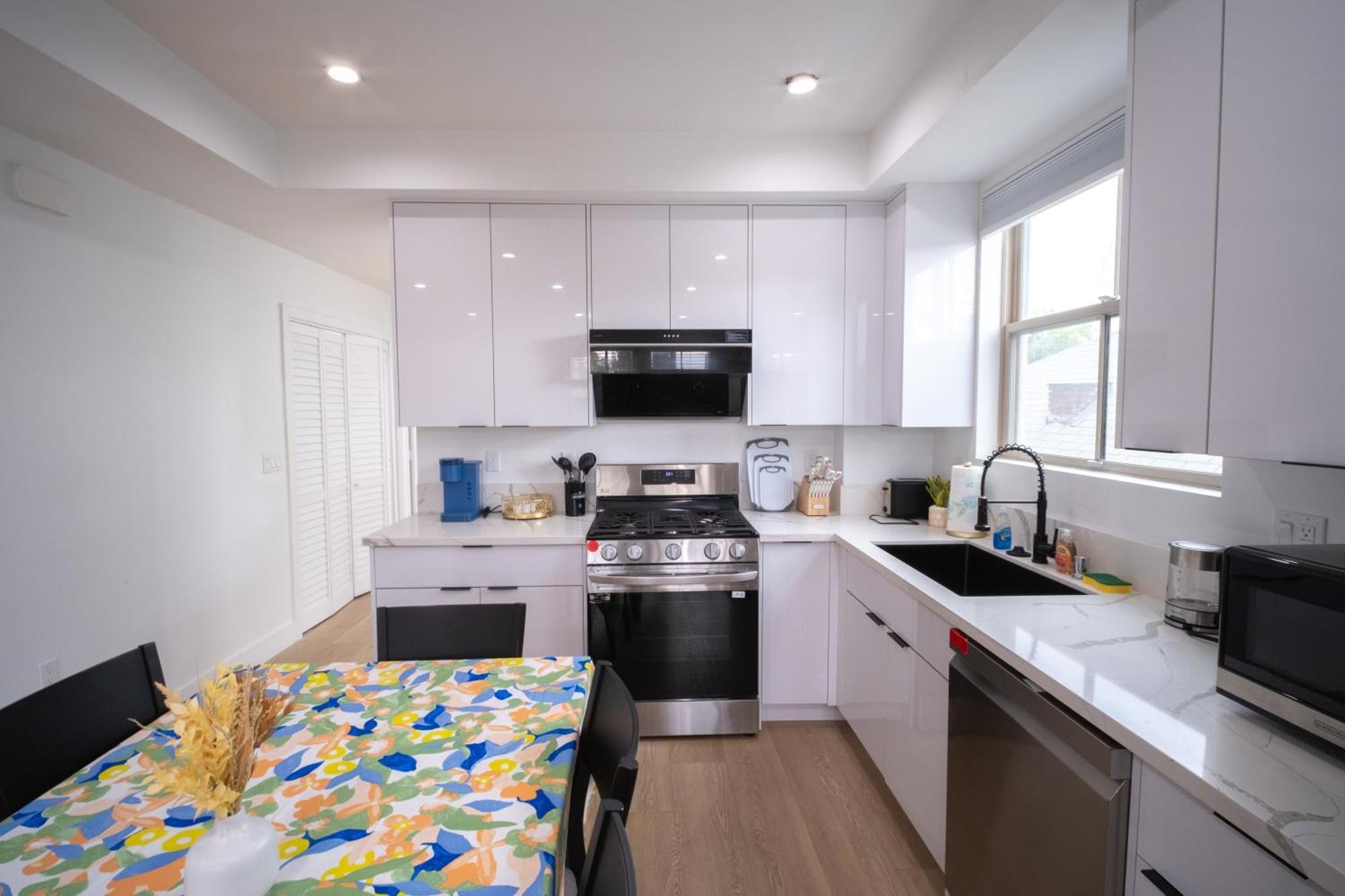 Guest house Stylish Private By Downtown La With Private Parking *
